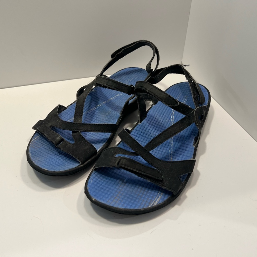 Easy Spirit Black and Blue Strappy Sandals | 8.5 Wide